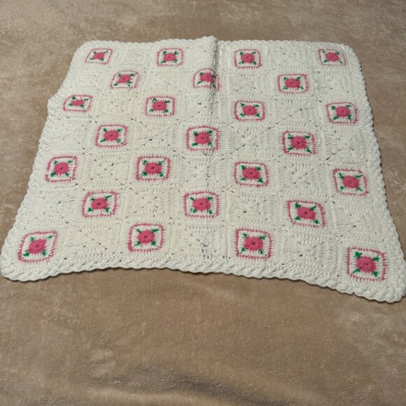 Baby Doll handmade Crochet blanket rose pattern with metallic bling yarn girl sm - Picture 5 of 7